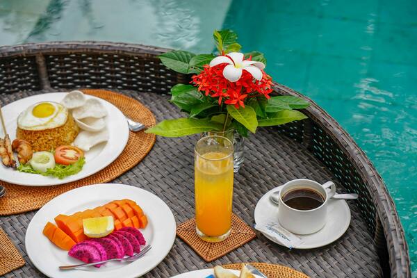 Floating Breakfast